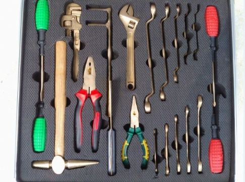 點擊查看詳細信息<br>標(biāo)題：無火花工具組 閱讀次數(shù)：6160